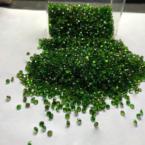 Diopside gemstones - 3 mm