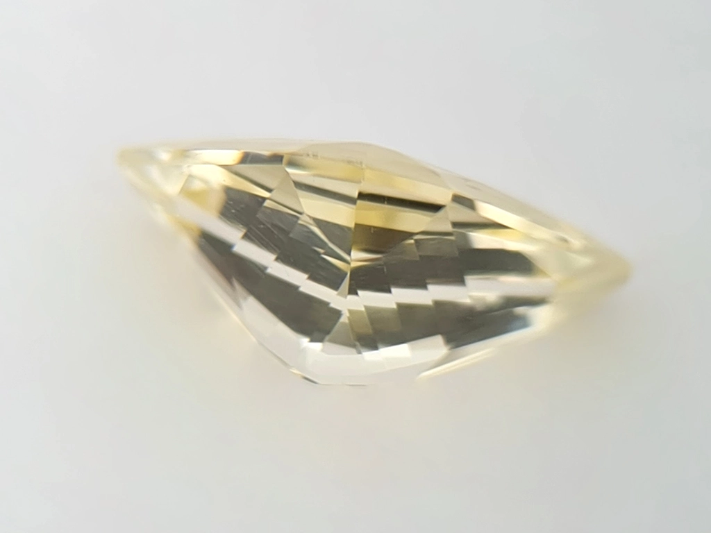 2Y9N 2 loose yellow sapphire gemstones