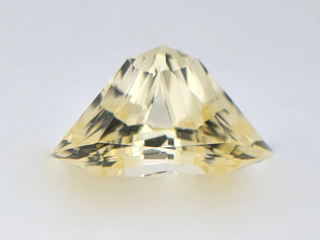 2Y9N loose yellow sapphire gemstones